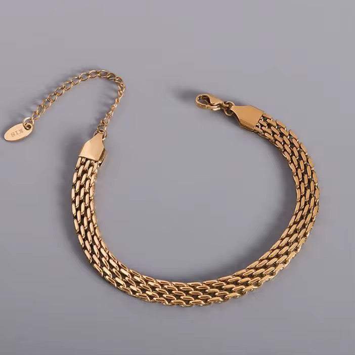 Venetta Gold Braided Link Chain Bracelet