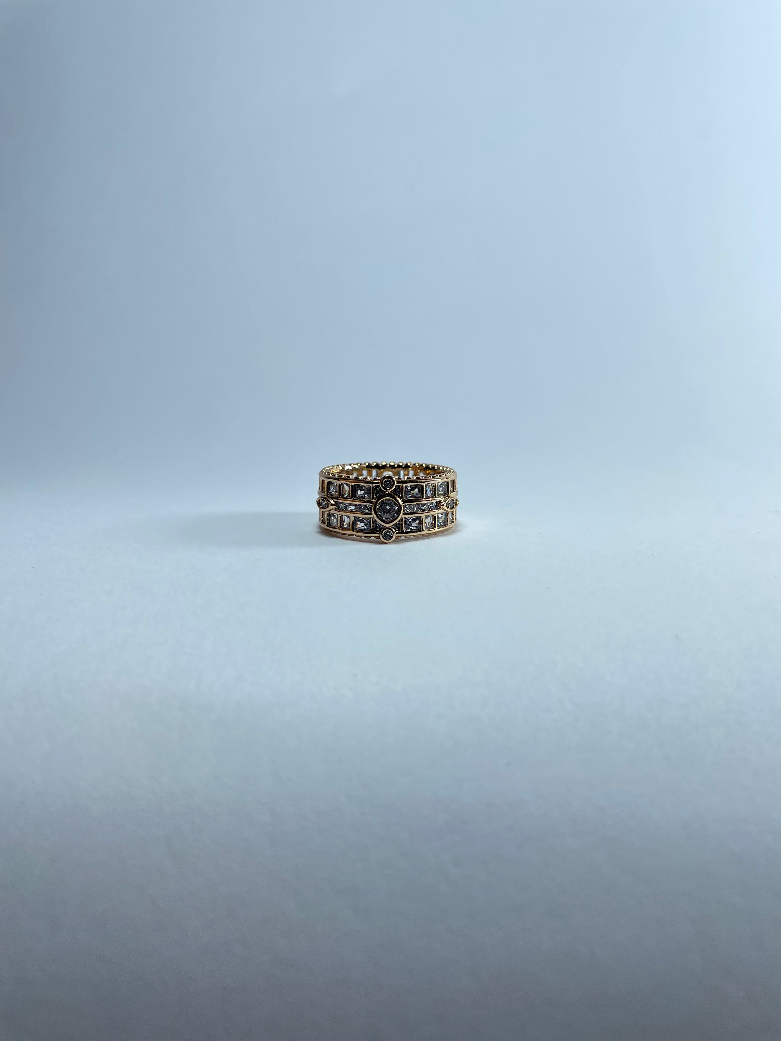 Alternating Dot & Diamond Pattern Band