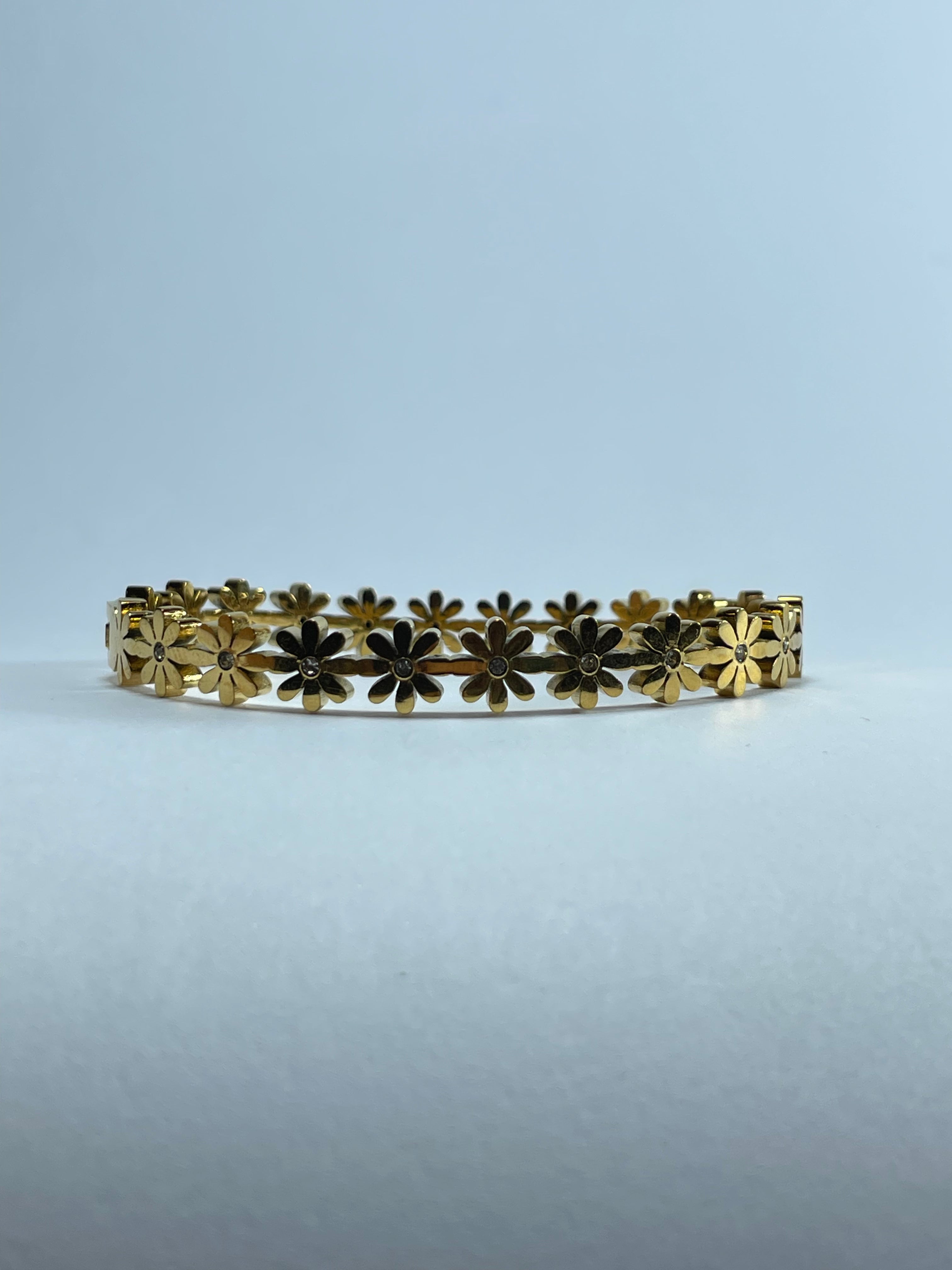 Gold Daisy Chain Bangle
