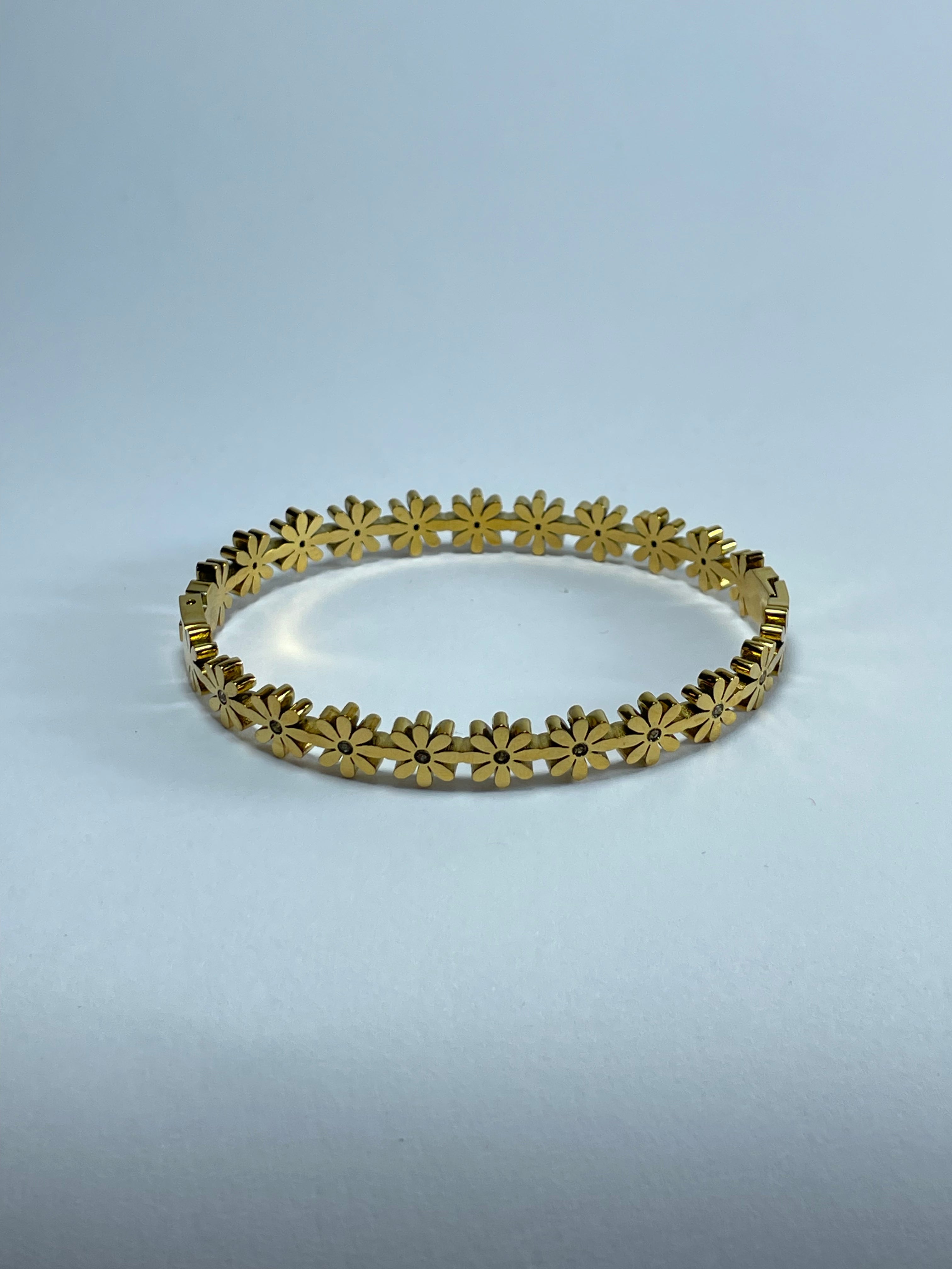 Gold Daisy Chain Bangle