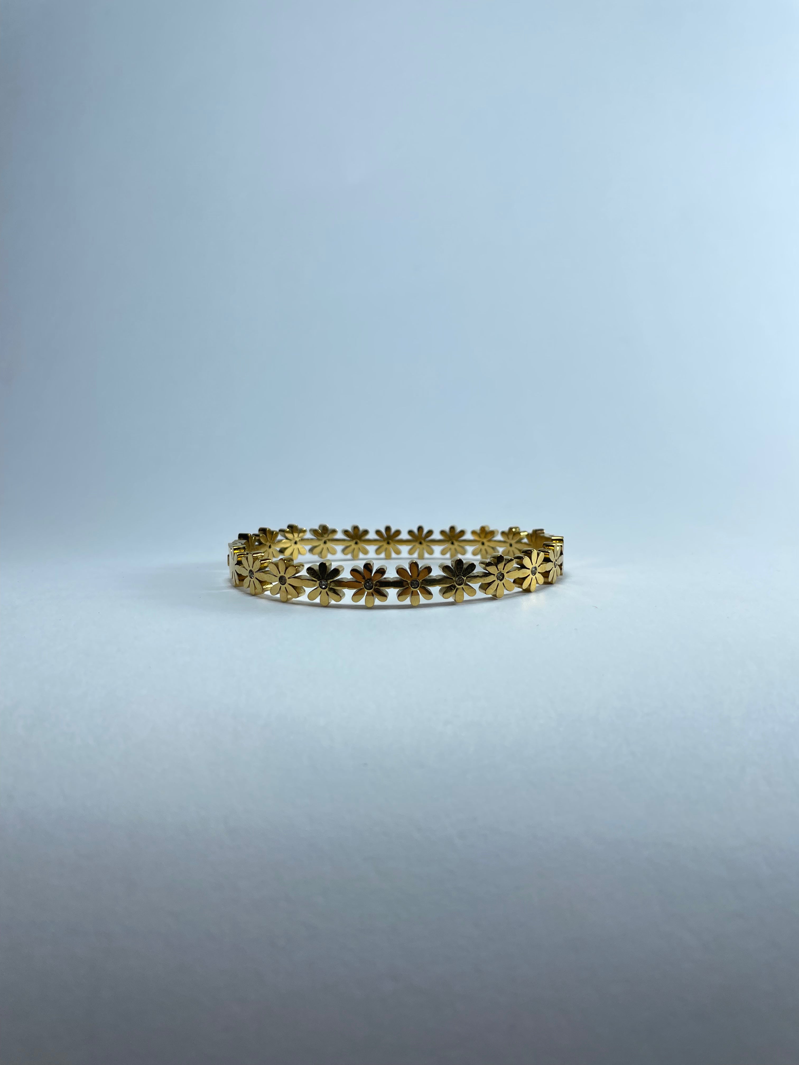Gold Daisy Chain Bangle