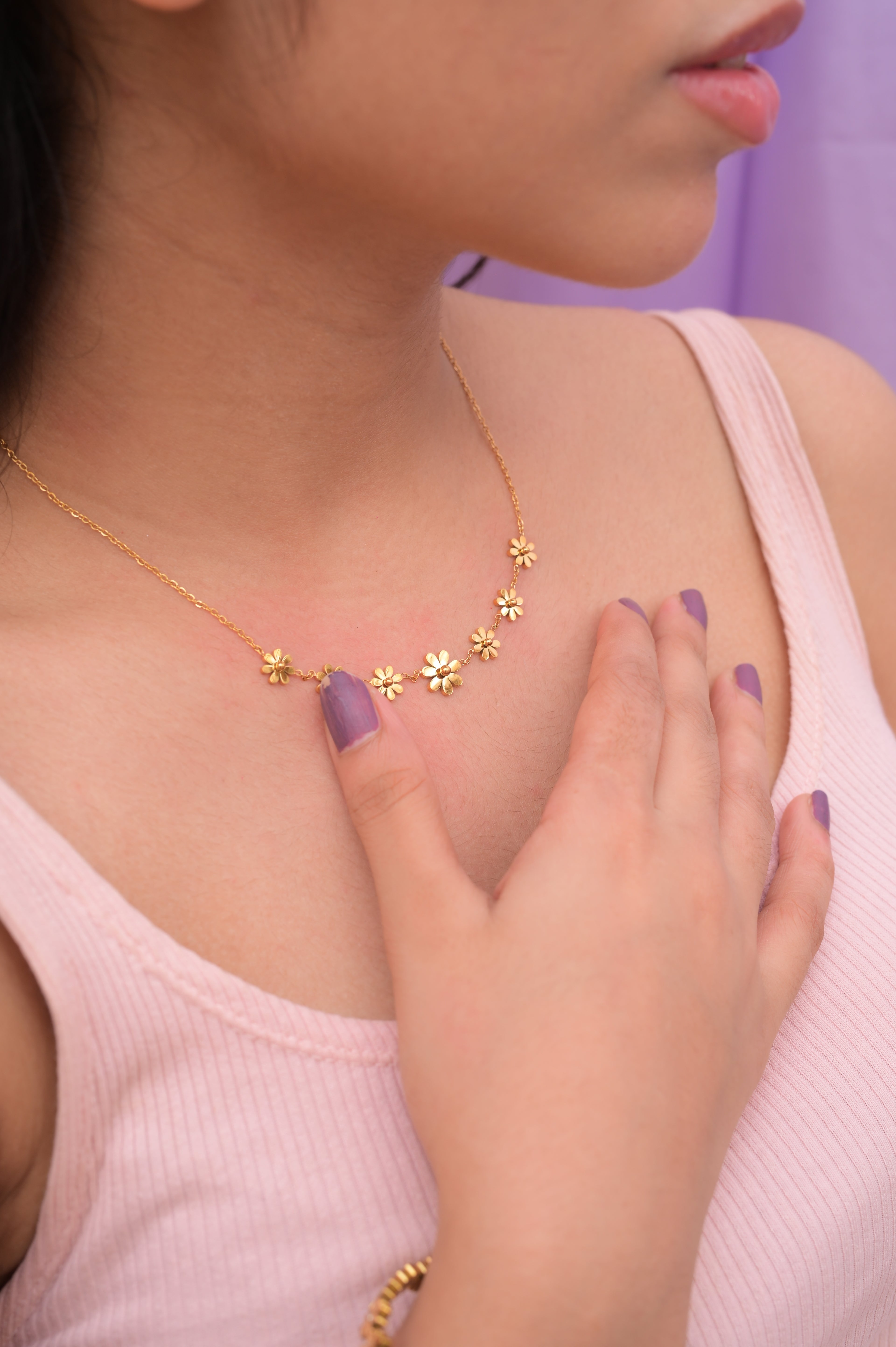 Golden Meadow Daisy Necklace