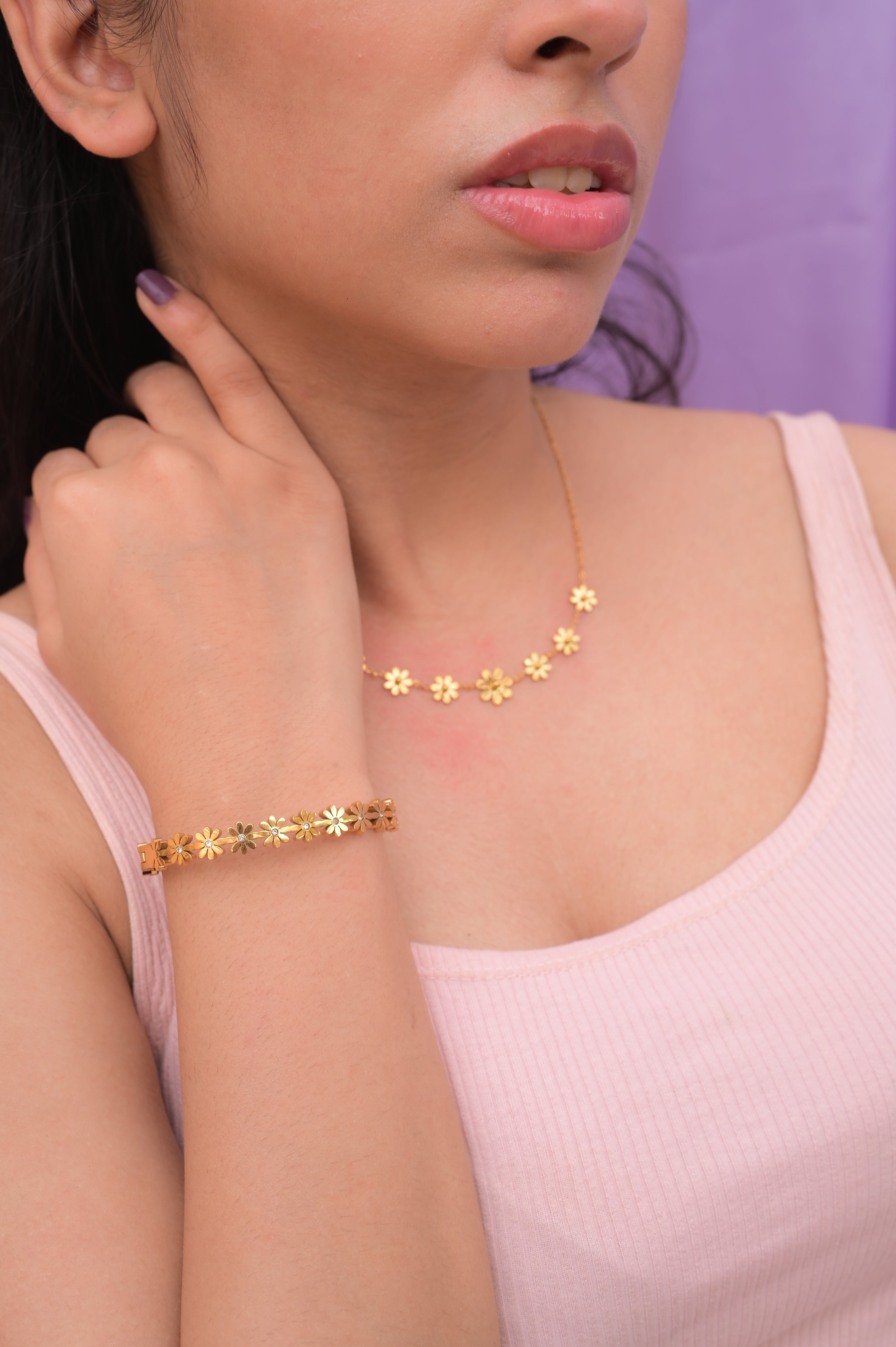 Gold Daisy Chain Bangle