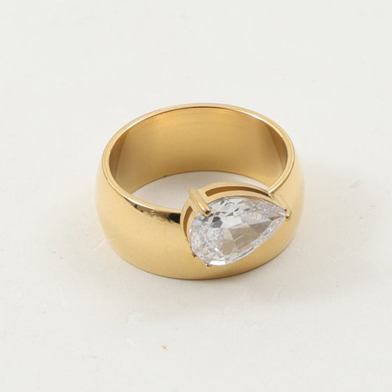 Gold Teardrop Crystal Ring