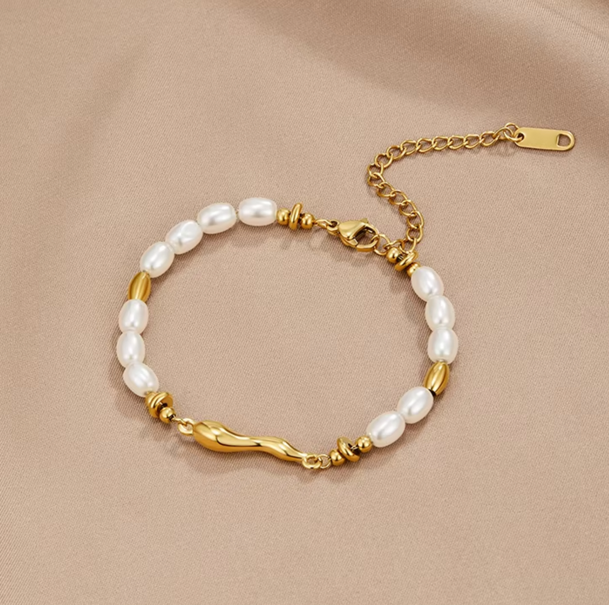 Pearl & Gold Wave Bracelet
